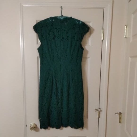 Lace Midi Dress in Deep Green with Cap Shoulders - Picture 3 of 6